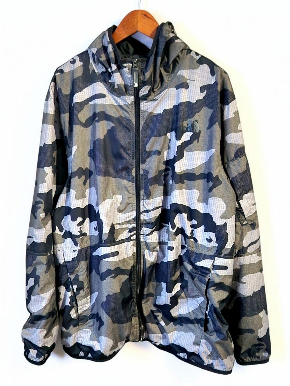 The North Face Ripstop Camouflage Windbreaker Jacket Mens XXL Black Gray Hooded
